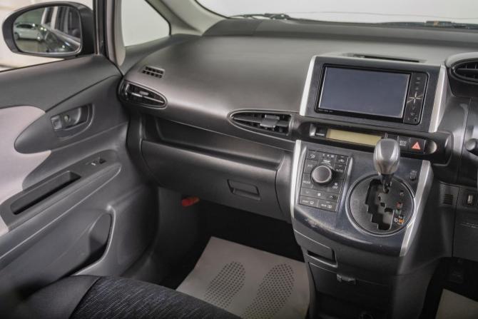 Toyota Wish II с пробегом 2010 года, цена 999 000 рублей, 270000 км, минивэн, Автокод Объявления