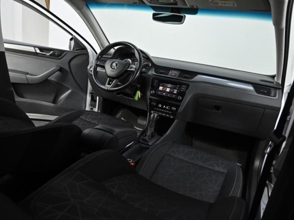 Skoda Rapid I Рестайлинг с пробегом 2018 года, цена 999 000 рублей, 182000 км, лифтбек, Автокод Объявления