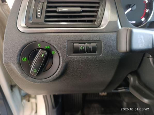 Skoda Rapid I с пробегом 2015 года, цена 950 000 рублей, 143659 км, лифтбек, Автокод Объявления