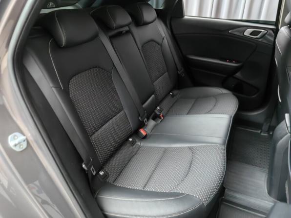 Kia Ceed III с пробегом 2019 года, цена 1 699 000 рублей, 134900 км, хэтчбек, Автокод Объявления
