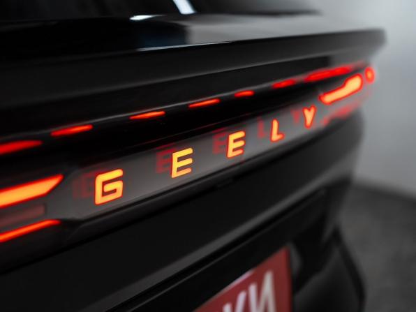 Geely Galaxy L7 с пробегом 2023 года, цена 3 300 000 рублей, 66061 км, внедорожник, Автокод Объявления