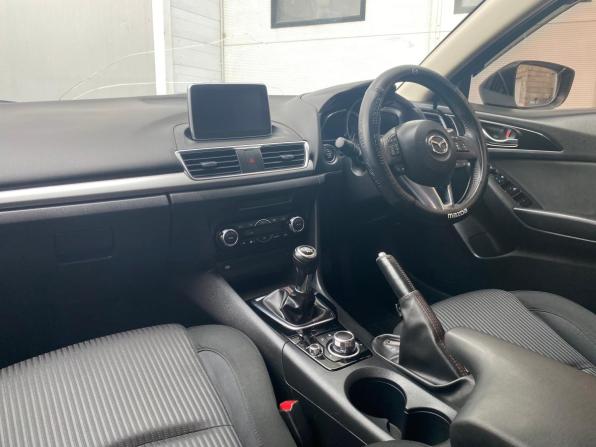 Mazda Axela III с пробегом 2015 года, цена 1 350 000 рублей, 59582 км, хэтчбек, Автокод Объявления