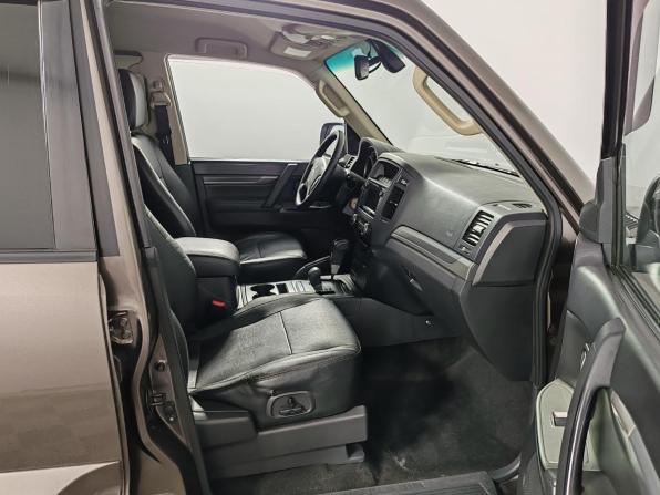 Mitsubishi Pajero IV Рестайлинг 1 с пробегом 2014 года, цена 2 125 000 рублей, 197999 км, внедорожник, Автокод Объявления