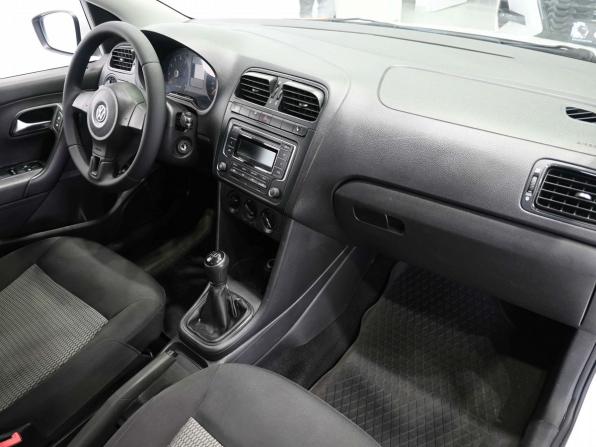 Volkswagen Polo V с пробегом 2013 года, цена 699 900 рублей, 243127 км, седан, Автокод Объявления