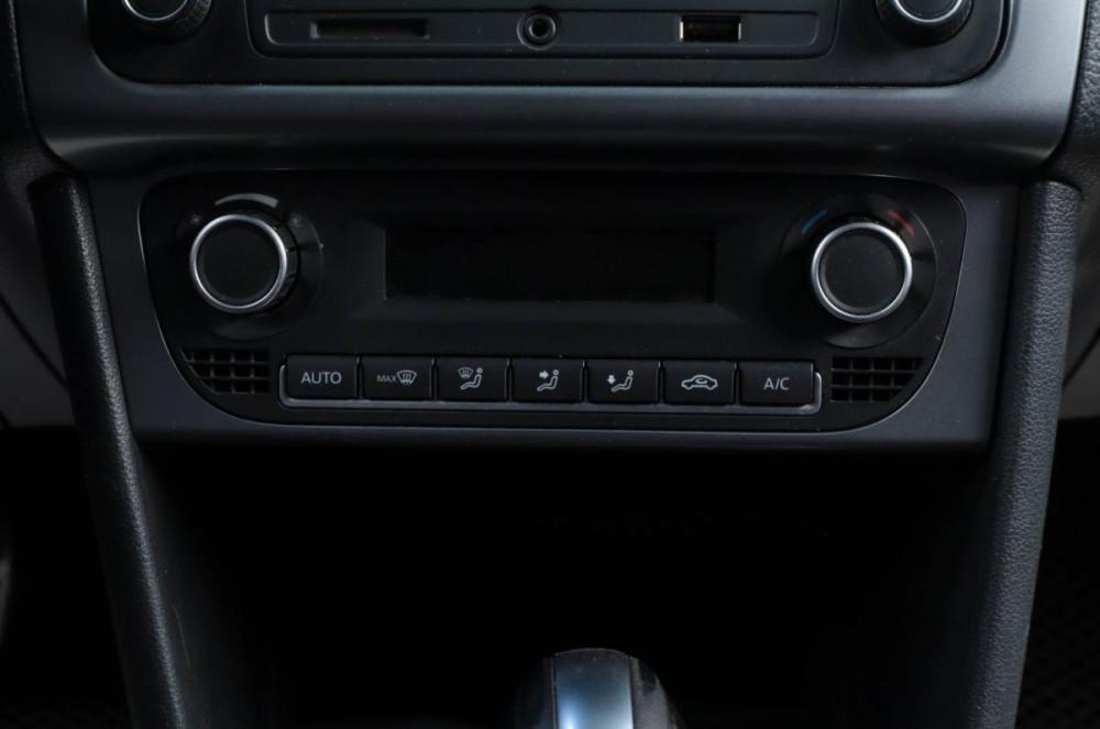 Volkswagen Polo V Рестайлинг Челябинск  - изображение 19