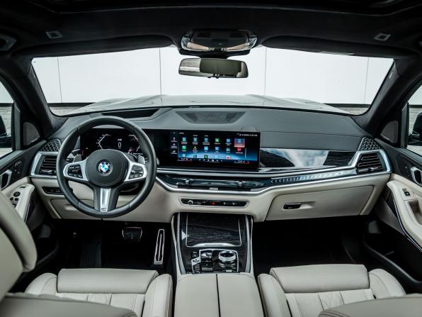 BMW X7 I (G07) Рестайлинг с пробегом 2025 года, цена 17 500 000 рублей, 5491 км, внедорожник, Автокод Объявления