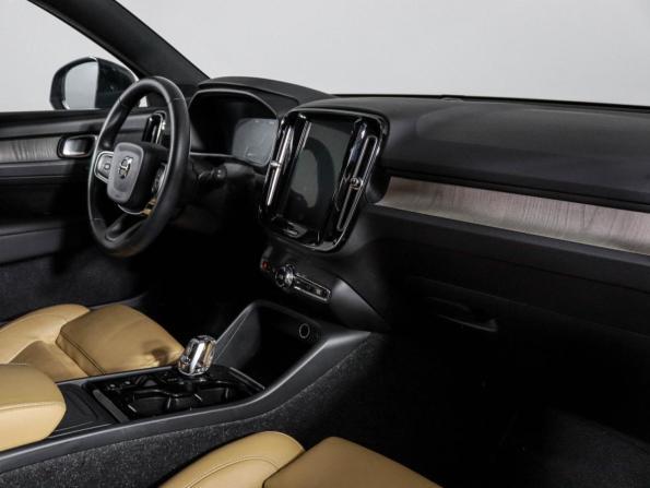 Volvo XC40 I с пробегом 2019 года, цена 3 525 000 рублей, 33001 км, внедорожник, Автокод Объявления