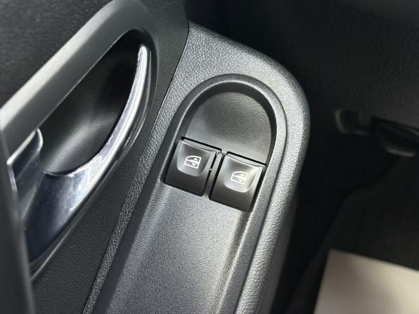 Renault Duster I Рестайлинг с пробегом 2015 года, цена 1 345 000 рублей, 80270 км, внедорожник, Автокод Объявления