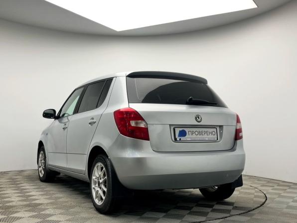 Skoda Fabia II Рестайлинг с пробегом 2010 года, цена 469 000 рублей, 220000 км, хэтчбек, Автокод Объявления