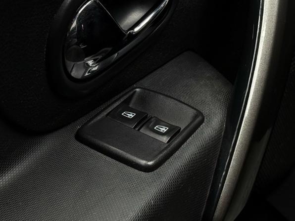 Renault Sandero II Рестайлинг с пробегом 2018 года, цена 1 069 000 рублей, 100773 км, хэтчбек, Автокод Объявления