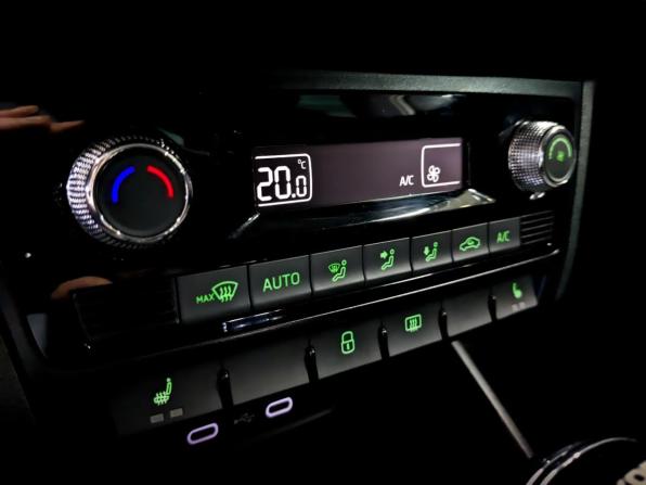 Skoda Rapid II с пробегом 2022 года, цена 1 775 000 рублей, 45272 км, лифтбек, Автокод Объявления