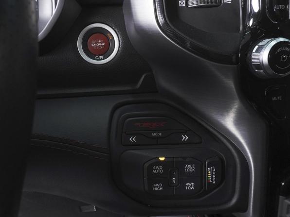 Ram 1500 V с пробегом 2023 года, цена 13 900 000 рублей, 22145 км, offers.body_type.unknown, Автокод Объявления