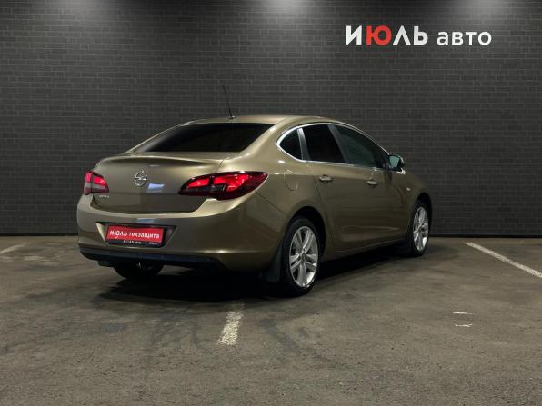 Opel Astra J Рестайлинг с пробегом 2012 года, цена 720 000 рублей, 303118 км, седан, Автокод Объявления