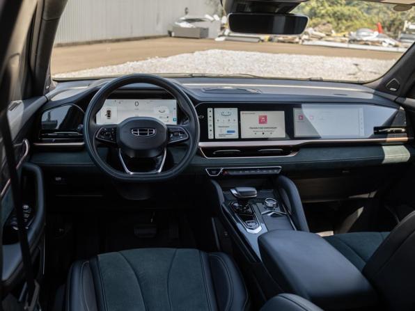 Geely Monjaro I с пробегом 2023 года, цена 3 259 000 рублей, 50653 км, внедорожник, Автокод Объявления