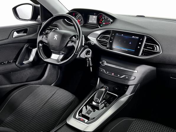 Peugeot 308 II Рестайлинг с пробегом 2020 года, цена 1 389 000 рублей, 143000 км, универсал, Автокод Объявления