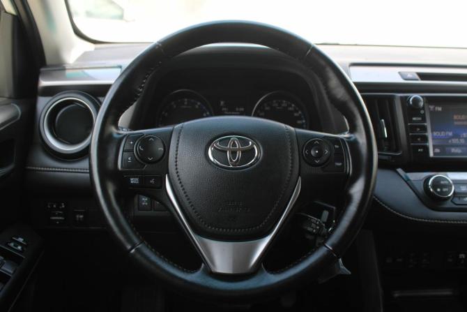 Toyota RAV4 IV (XA40) Рестайлинг с пробегом 2016 года, цена 2 410 000 рублей, 112000 км, внедорожник, Автокод Объявления