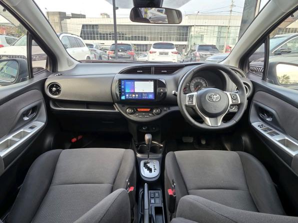 Toyota Vitz III (XP130) Рестайлинг с пробегом 2016 года, цена 935 000 рублей, 146169 км, хэтчбек, Автокод Объявления