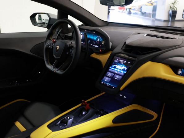 Lamborghini Temerario с пробегом 2026 года, цена 52 000 000 рублей, 76 км, купе, Автокод Объявления