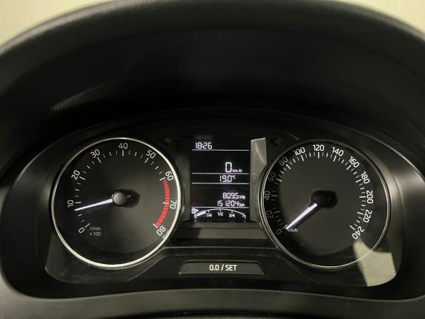 Skoda Rapid I с пробегом 2017 года, цена 970 000 рублей, 151000 км, лифтбек, Автокод Объявления