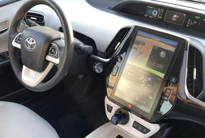 Toyota Prius IV (XW50) с пробегом 2017 года, цена 1 800 000 рублей, 156077 км, лифтбек, Автокод Объявления
