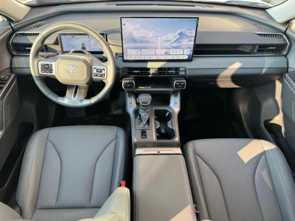 Toyota RAV4 VI (XA60) с пробегом 2026 года, цена 4 100 000 рублей, 5 км, внедорожник, Автокод Объявления