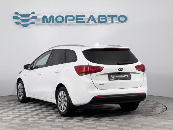 Kia Ceed II Рестайлинг с пробегом 2017 года, цена 1 590 000 рублей, 159000 км, универсал, Автокод Объявления