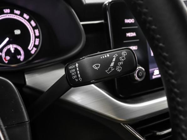 Skoda Rapid II с пробегом 2021 года, цена 1 649 000 рублей, 46233 км, лифтбек, Автокод Объявления
