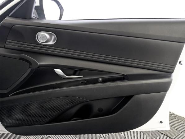 Hyundai Elantra VII (CN7) с пробегом 2022 года, цена 2 190 000 рублей, 29216 км, седан, Автокод Объявления
