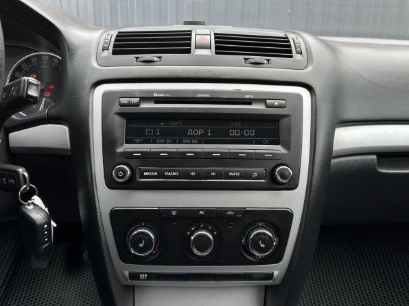 Skoda Octavia II (A5) Рестайлинг с пробегом 2013 года, цена 649 000 рублей, 177100 км, лифтбек, Автокод Объявления