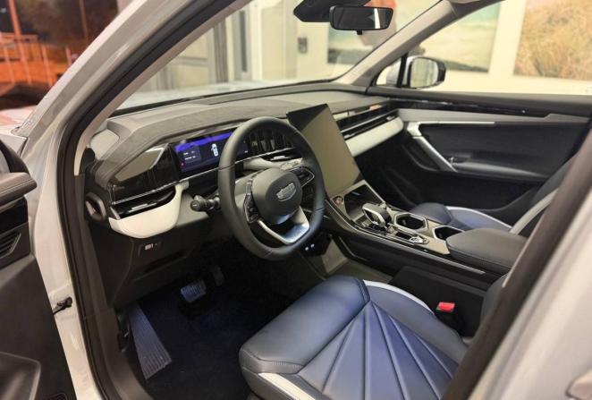 Новый Geely Atlas II 2026 года, цена 4 119 990 рублей, внедорожник, Автокод Объявления