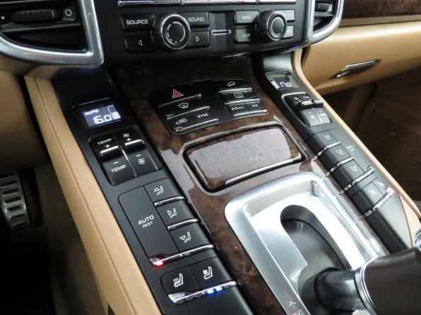 Porsche Cayenne II Рестайлинг (958) с пробегом 2015 года, цена 2 999 000 рублей, 250000 км, внедорожник, Автокод Объявления