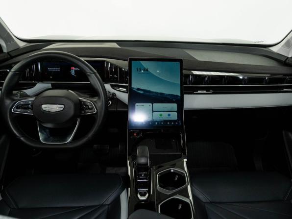 Geely Atlas II с пробегом 2024 года, цена 3 098 000 рублей, 23500 км, внедорожник, Автокод Объявления