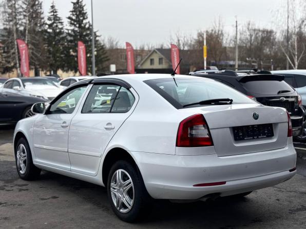 Skoda Octavia II (A5) Рестайлинг с пробегом 2012 года, цена 750 000 рублей, 237000 км, лифтбек, Автокод Объявления