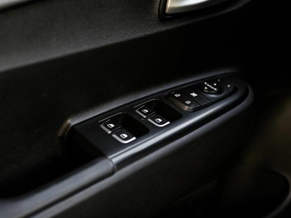 Kia Rio IV Рестайлинг с пробегом 2020 года, цена 1 450 000 рублей, 106584 км, хэтчбек, Автокод Объявления