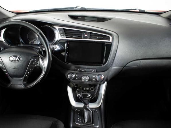 Kia Ceed II Рестайлинг с пробегом 2017 года, цена 995 000 рублей, 189000 км, универсал, Автокод Объявления