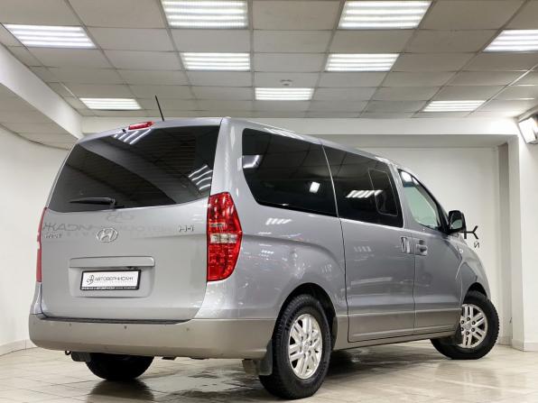 Hyundai H-1 II Рестайлинг с пробегом 2016 года, цена 2 120 000 рублей, 196321 км, минивэн, Автокод Объявления