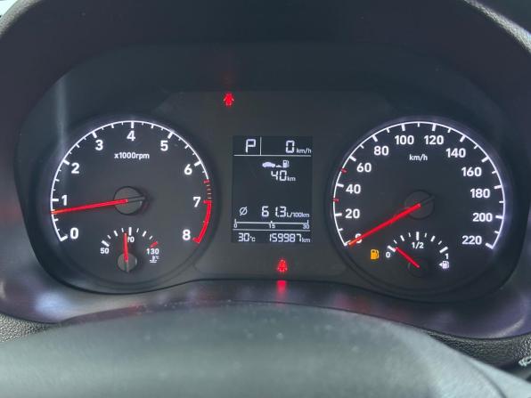 Hyundai Solaris II с пробегом 2018 года, цена 990 000 рублей, 159000 км, седан, Автокод Объявления