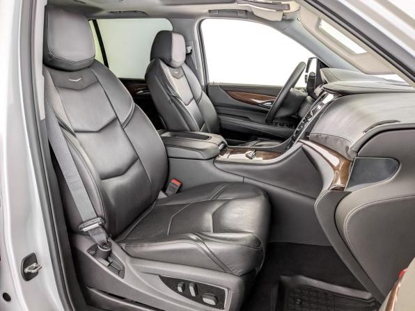 Cadillac Escalade IV с пробегом 2016 года, цена 4 055 000 рублей, 123601 км, внедорожник, Автокод Объявления