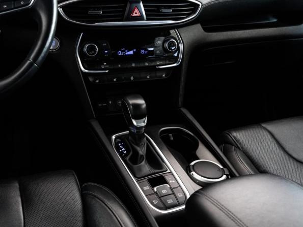 Hyundai Santa Fe IV с пробегом 2019 года, цена 3 099 000 рублей, 106899 км, внедорожник, Автокод Объявления