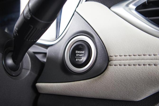 Chevrolet Captiva II с пробегом 2022 года, цена 2 149 000 рублей, 37000 км, внедорожник, Автокод Объявления