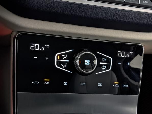 Hongqi H5 I с пробегом 2022 года, цена 2 090 000 рублей, 44347 км, седан, Автокод Объявления