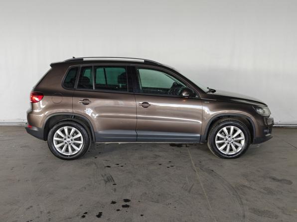 Volkswagen Tiguan I Рестайлинг с пробегом 2016 года, цена 1 097 000 рублей, 129231 км, внедорожник, Автокод Объявления