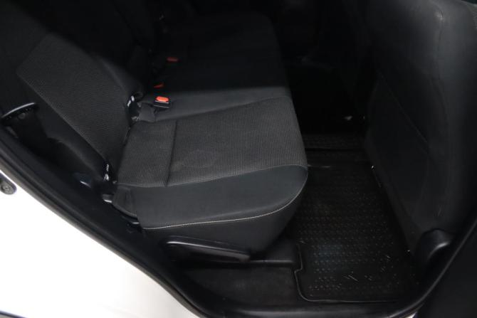Toyota RAV4 IV (XA40) Рестайлинг с пробегом 2017 года, цена 2 280 850 рублей, 146821 км, внедорожник, Автокод Объявления