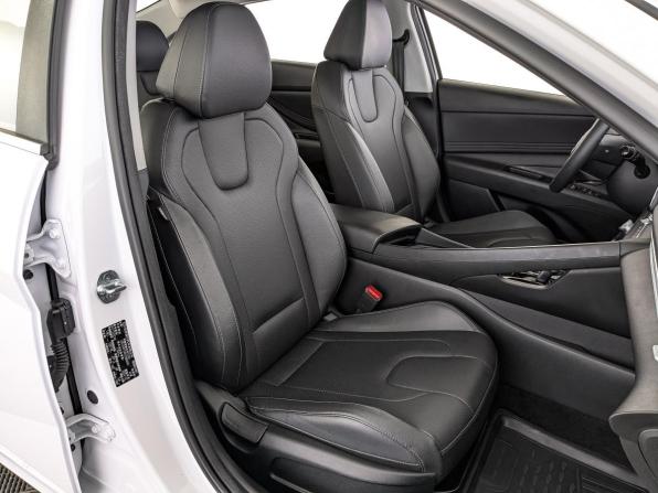 Hyundai Elantra VII (CN7) Рестайлинг с пробегом 2024 года, цена 2 140 000 рублей, 34821 км, седан, Автокод Объявления