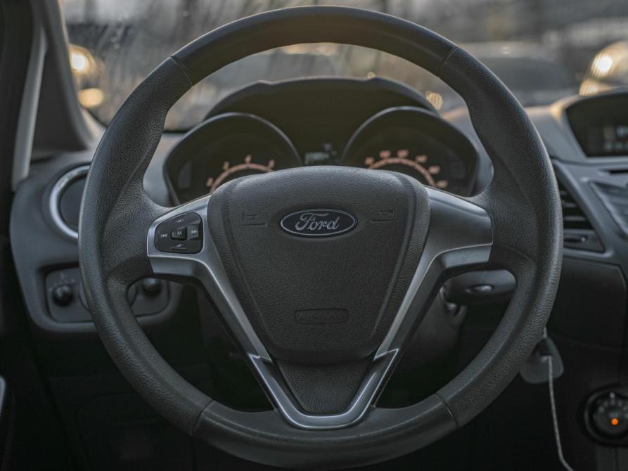 Ford Fiesta Mk6 Рестайлинг Санкт-Петербург  - изображение 6