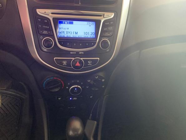 Hyundai Solaris I с пробегом 2013 года, цена 735 000 рублей, 120000 км, седан, Автокод Объявления