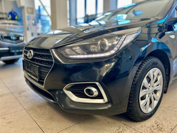 Hyundai Solaris II с пробегом 2018 года, цена 1 219 000 рублей, 136005 км, седан, Автокод Объявления