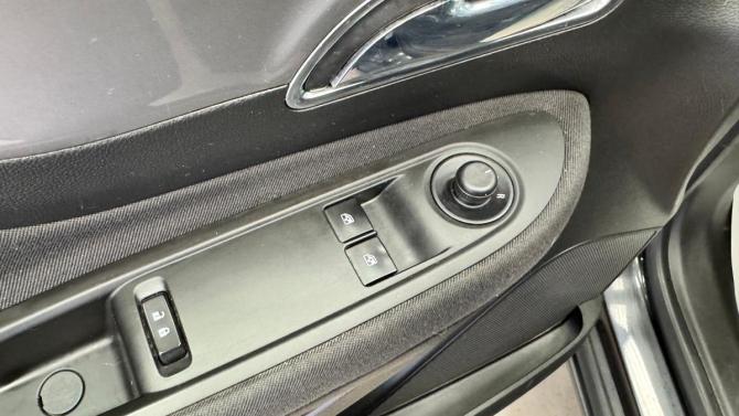 Opel Mokka I с пробегом 2014 года, цена 1 025 000 рублей, 100052 км, внедорожник, Автокод Объявления