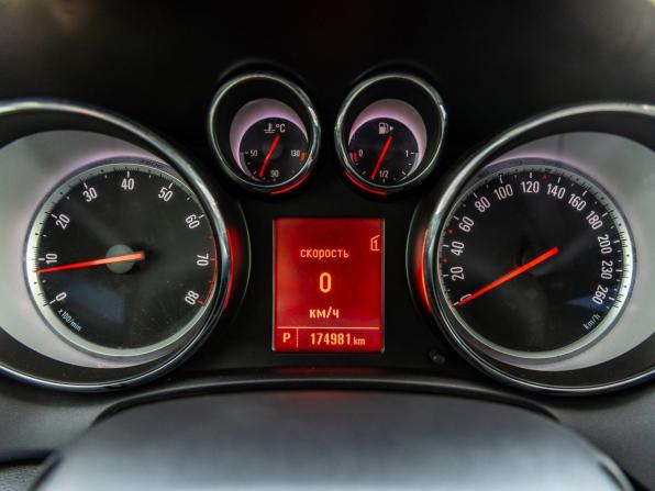 Opel Astra J с пробегом 2011 года, цена 618 000 рублей, 174981 км, хэтчбек, Автокод Объявления