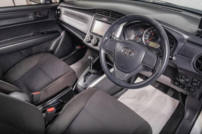 Toyota Corolla XI (E160 E170) Рестайлинг 2 с пробегом 2018 года, цена 1 299 000 рублей, 114350 км, универсал, Автокод Объявления